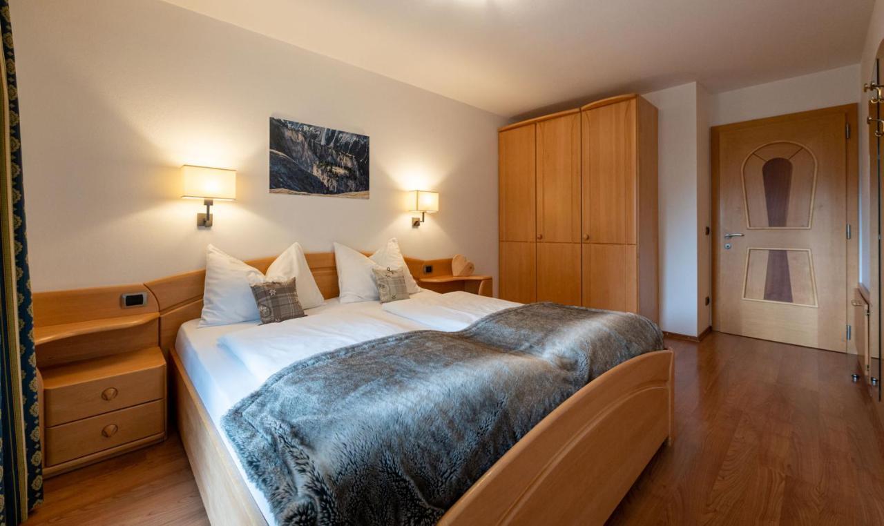 斯奥瓦拉酒店 Santa Cristina Val Gardena 外观 照片