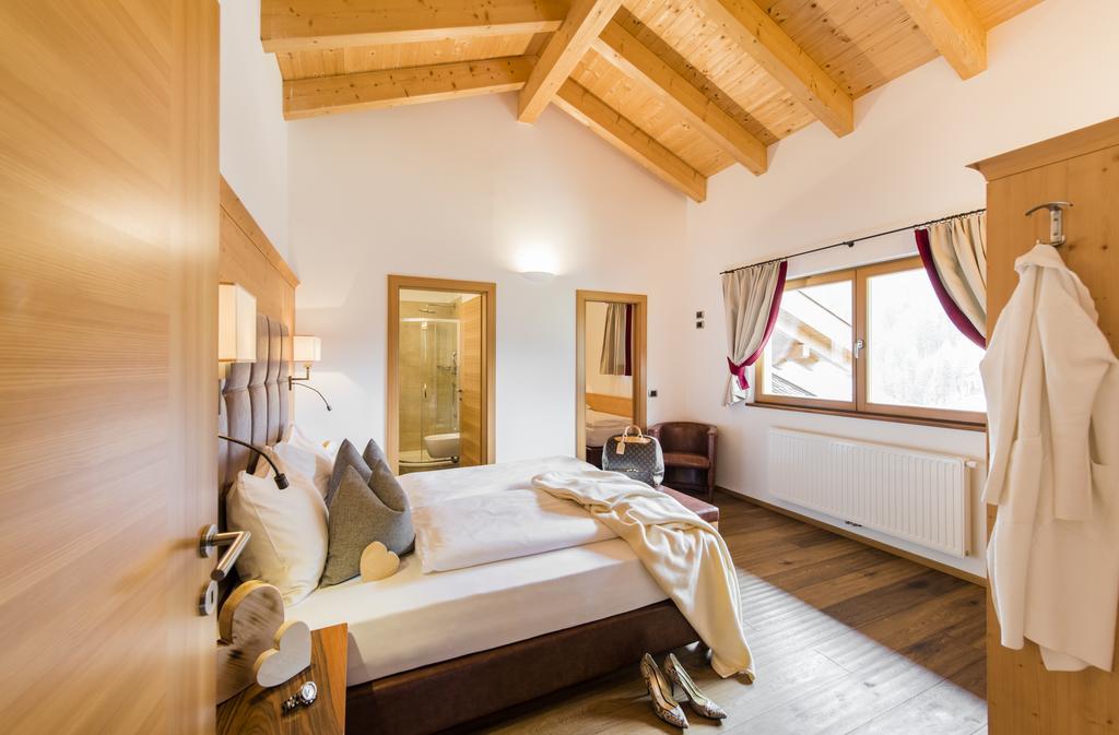 斯奥瓦拉酒店 Santa Cristina Val Gardena 外观 照片