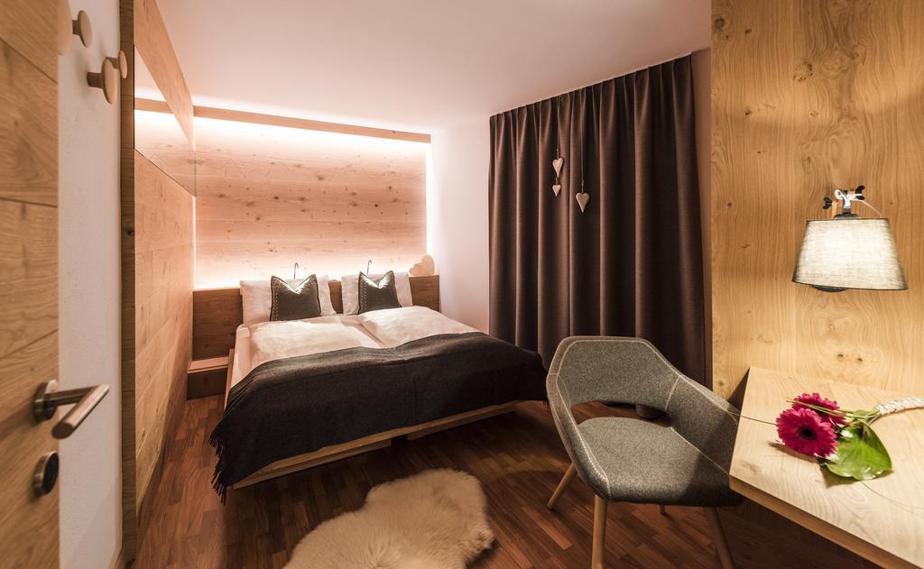 斯奥瓦拉酒店 Santa Cristina Val Gardena 外观 照片