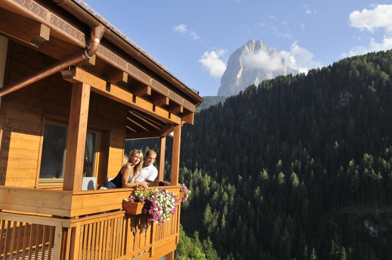斯奥瓦拉酒店 Santa Cristina Val Gardena 外观 照片