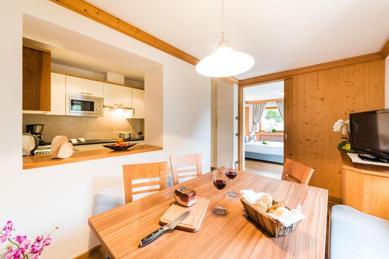 斯奥瓦拉酒店 Santa Cristina Val Gardena 外观 照片
